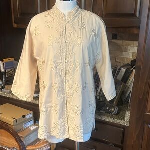 Beautiful Embroidered Sz M Cream Tunic Top